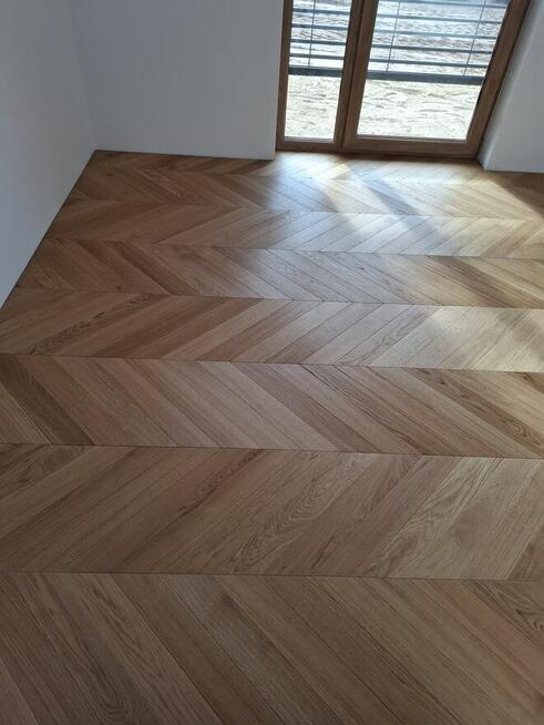 Montaż podłóg drewnianych i paneli podłogowych