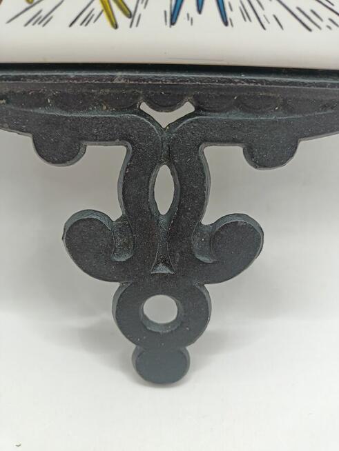 Zabytkowy kafel oprawiony w metalu podkładka pod garnek