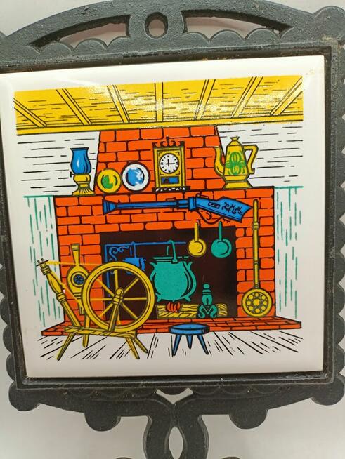 Zabytkowy kafel oprawiony w metalu podkładka pod garnek