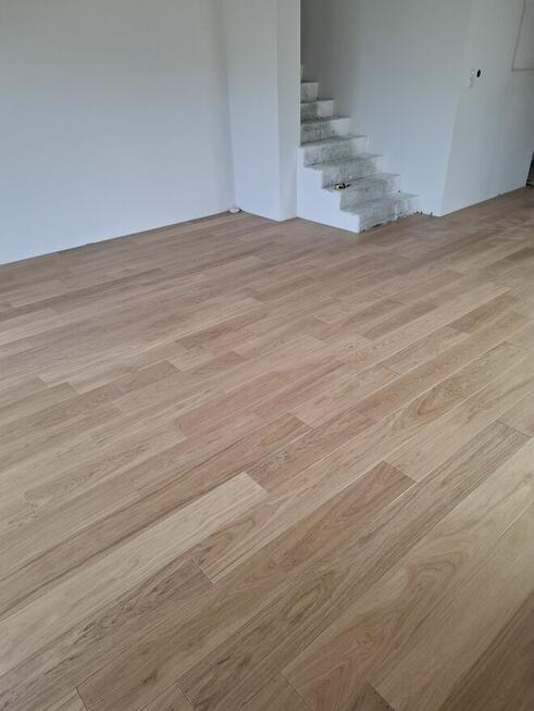 Montaż podłóg drewnianych i paneli podłogowych