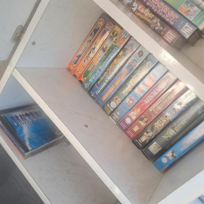 Kasety vhs okolo 200