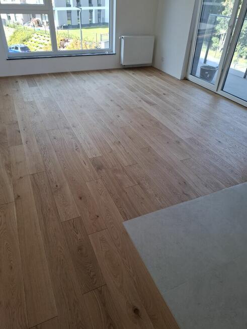 Montaż podłóg drewnianych i paneli podłogowych