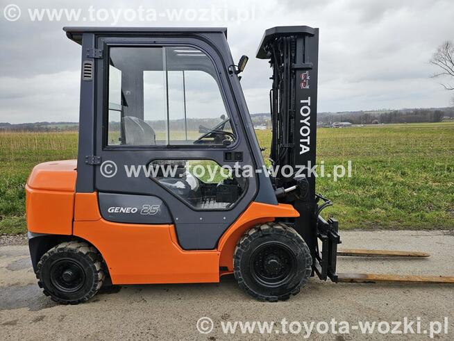Wózek widłowy TOYOTA 7FDF25 triplx TOYOTA 7FD25 widlak Linde