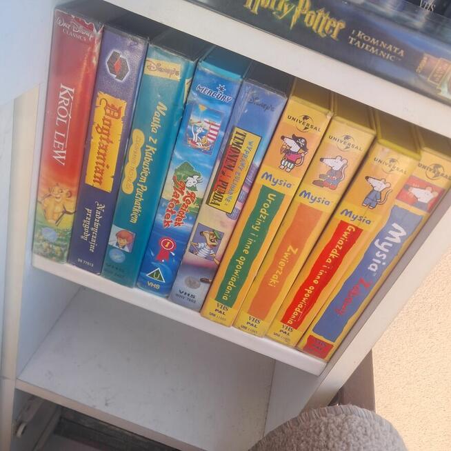 Kasety vhs okolo 200