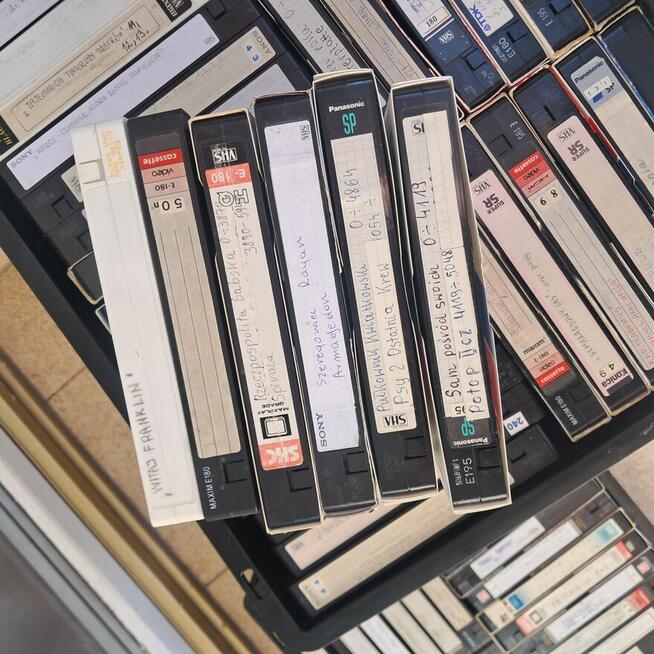 Kasety vhs okolo 200