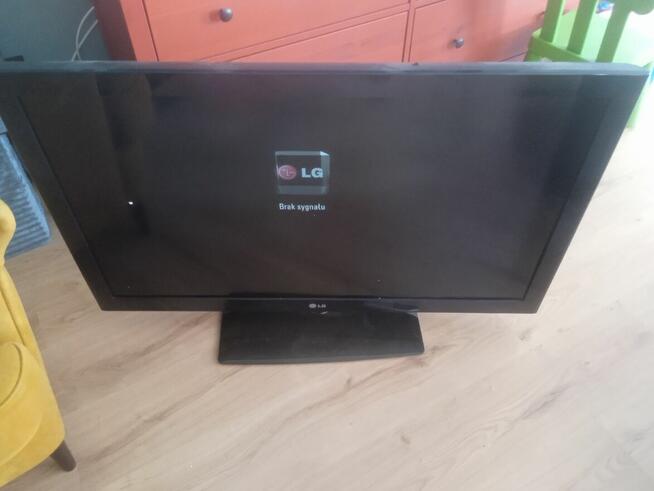 Telewizor LG_42LD550