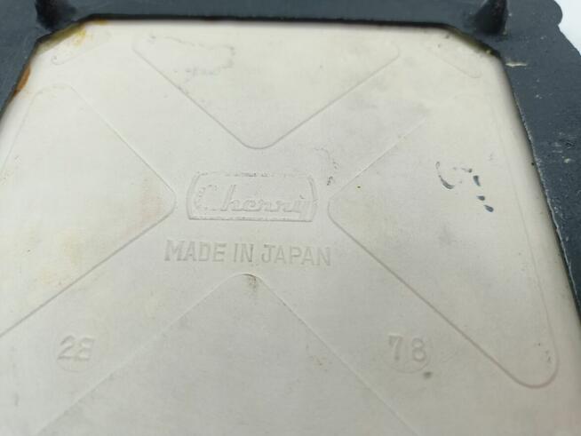 Zabytkowy kafel oprawiony w metalu podkładka pod garnek