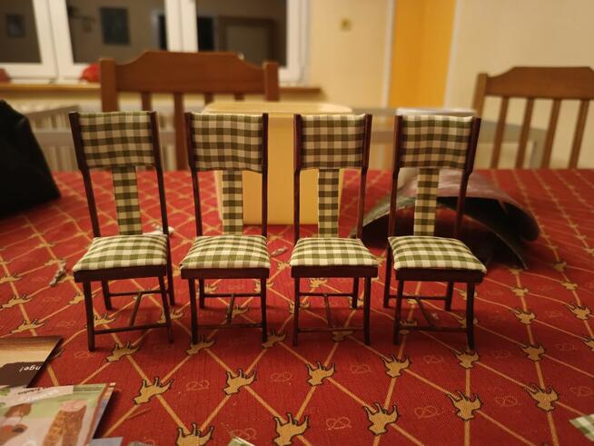 Miniaturowe krzesła skala 1:12