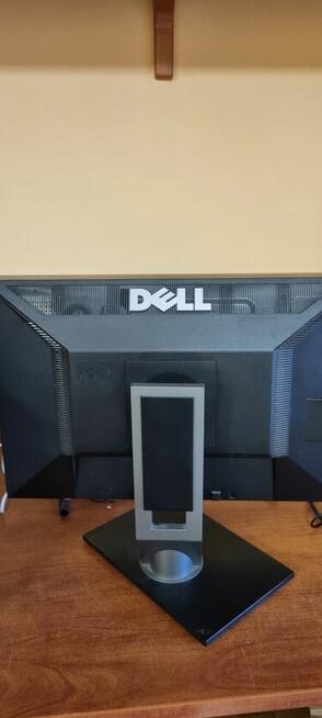 Profesjonalny monitor Dell 2209WA - używany, stan dobry