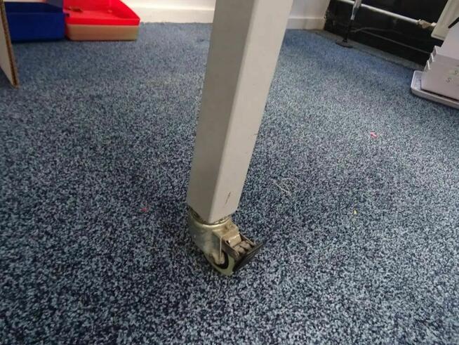 Biurko / stół do pakowania paczek 220x110x91 cm na kółkach