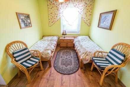 Dom z własną linią brzegową prywatnym pomostem i slip