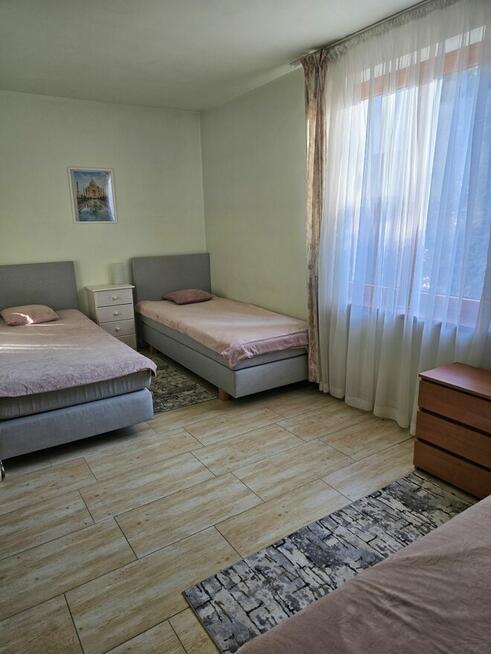 Wynajem pokoi pracowniczych, sali konferencyjnej Ławki