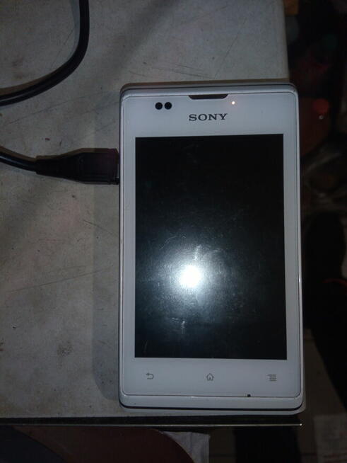 Sprzedam telefon dotykowy Sony