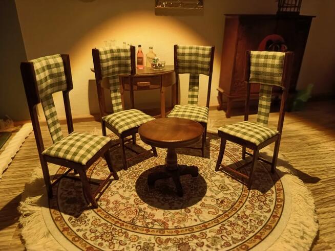 Miniaturowe krzesła skala 1:12