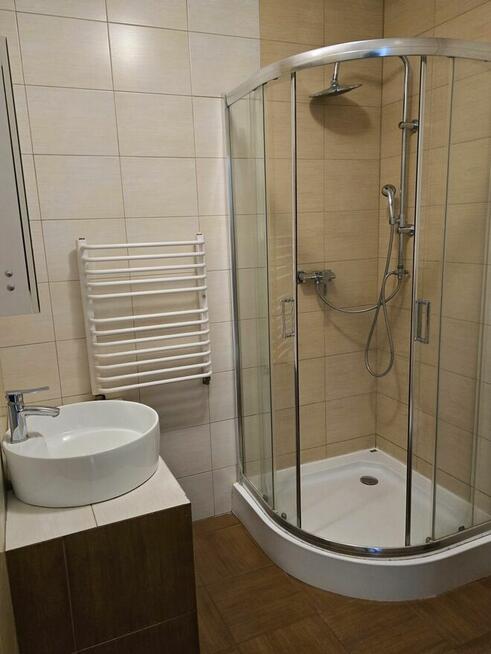 Wynajem pokoi pracowniczych, sali konferencyjnej Ławki