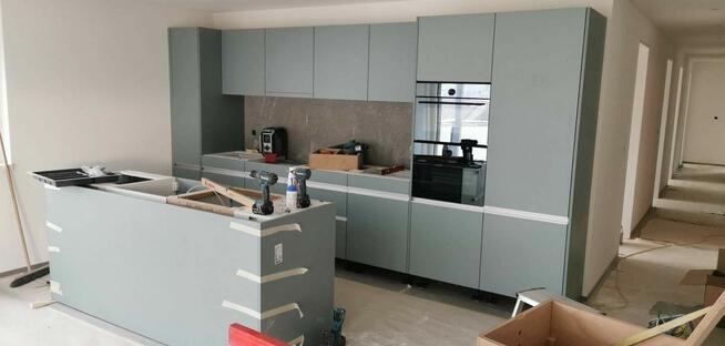 Kuchnie, szafy, zabudowy na wymiar.