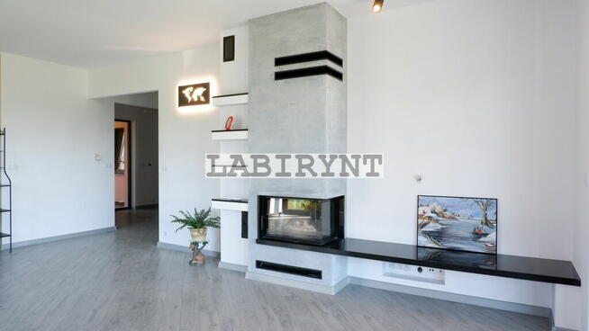 Dom z 2021 roku, działka 5650m2, kanalizacja, gaz