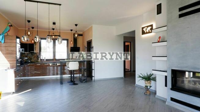 Dom z 2021 roku, działka 5650m2, kanalizacja, gaz