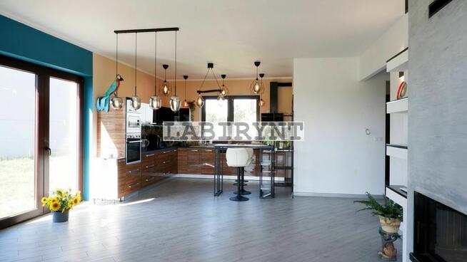 Dom z 2021 roku, działka 5650m2, kanalizacja, gaz