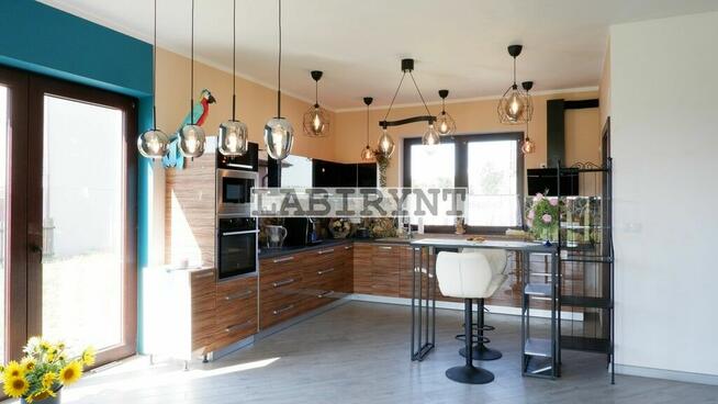 Dom z 2021 roku, działka 5650m2, kanalizacja, gaz