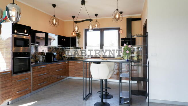 Dom z 2021 roku, działka 5650m2, kanalizacja, gaz