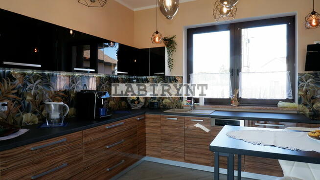 Dom z 2021 roku, działka 5650m2, kanalizacja, gaz