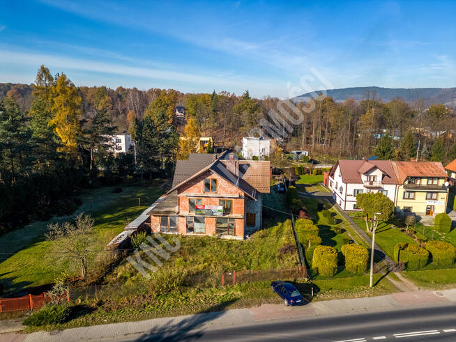 Budynek mieszkalno-usługowy przy DK 28 w Białce