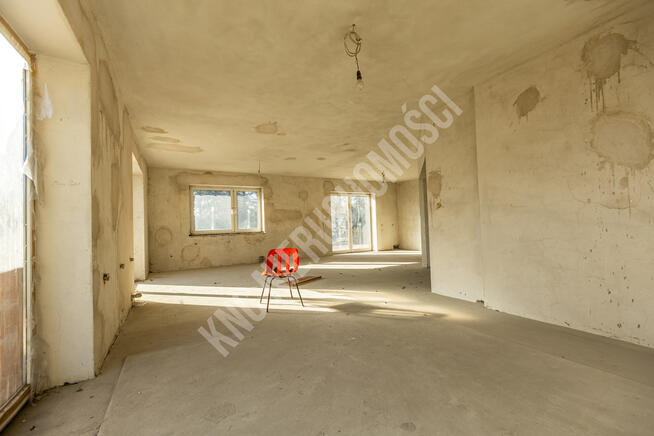 Budynek mieszkalno-usługowy przy DK 28 w Białce