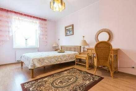 Dom z własną linią brzegową prywatnym pomostem i slip