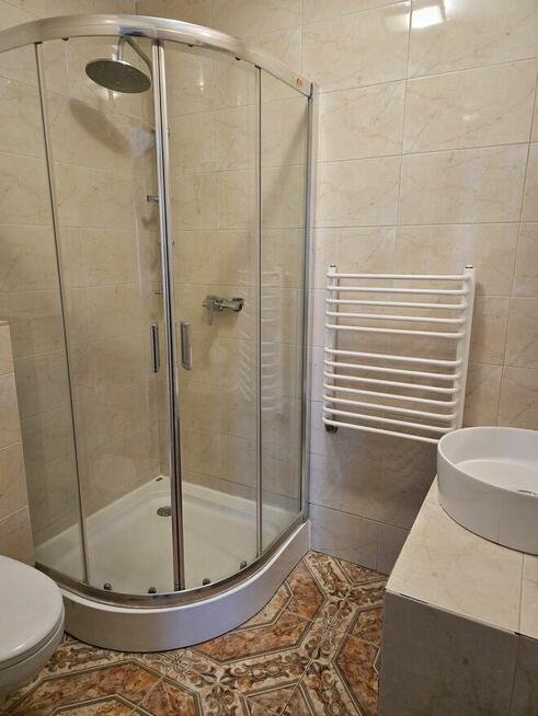 Wynajem pokoi pracowniczych, sali konferencyjnej Ławki