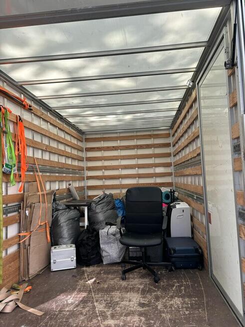 Przeprowadzki transport utylizacja mebli