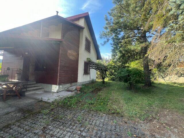 Syndyk sprzeda zabudowaną nieruchomość w Porębie