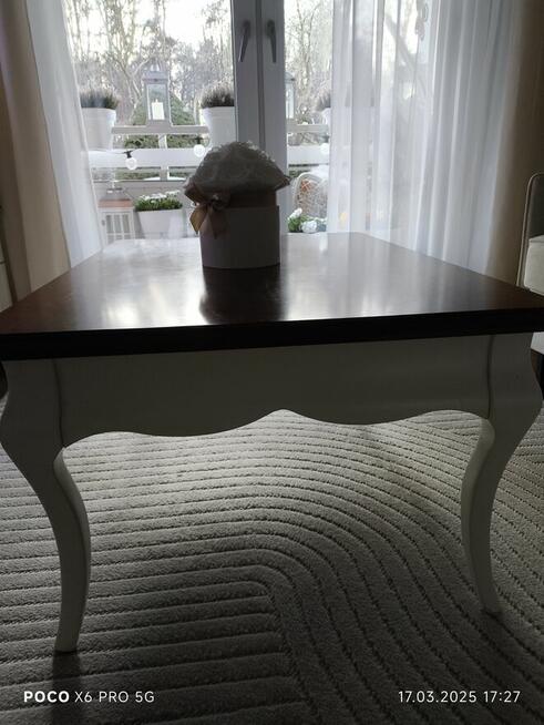 Drewniany stolik kawowy