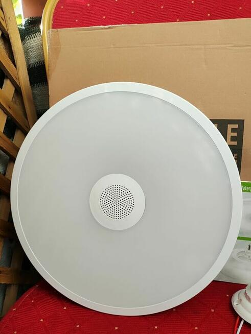 Lampa z Głośnikiem Bluetooth Plafon sufitowy na sufit RGB