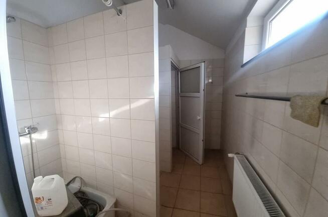 Hala produkcyjna 525 m2, ogrzewana, socjal