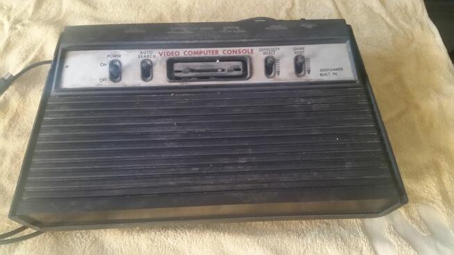 Stara konsola do gier. Joysticki. Wyprzedaz garazowa.