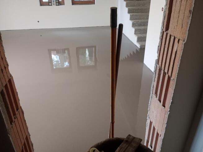 Wylewki samopoziomujące-Mikrocement --Montaż podłóg od A do