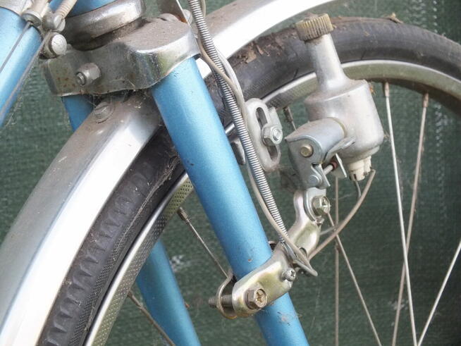 Rower zabytkowy albo i nie. Ale ciekawy. Rex.