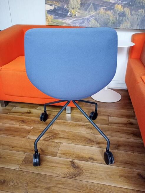 Fotel krzesło na kółkach NOTI fotele krzesła biurowe obrotow