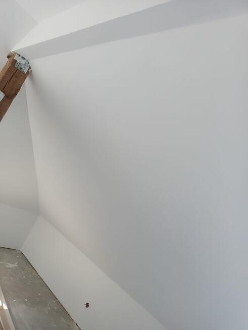 Gładzie polimerowe zacierane na mokro i inne