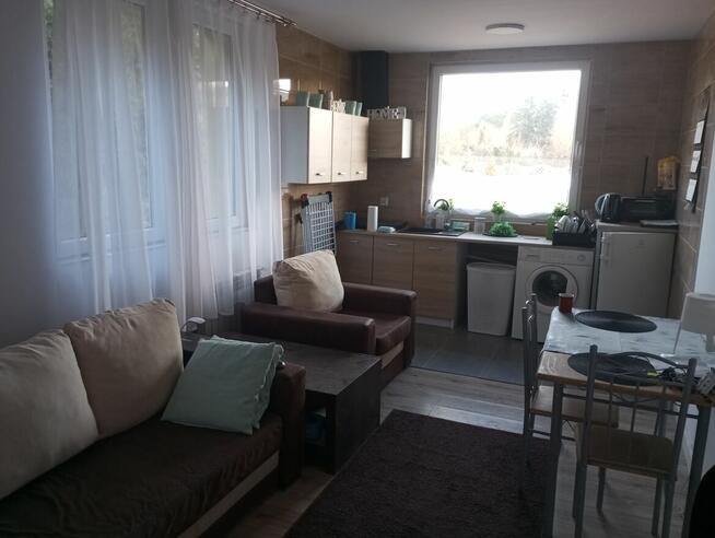 Bezpośrednio sprzedam dwa budynki Nowosolna