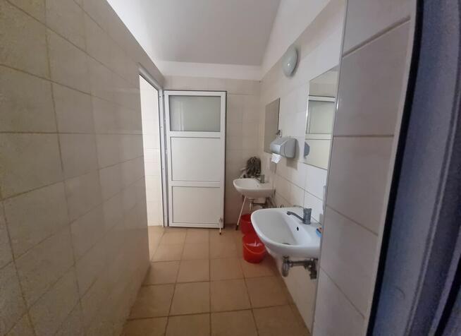 Hala produkcyjna 525 m2, ogrzewana, socjal