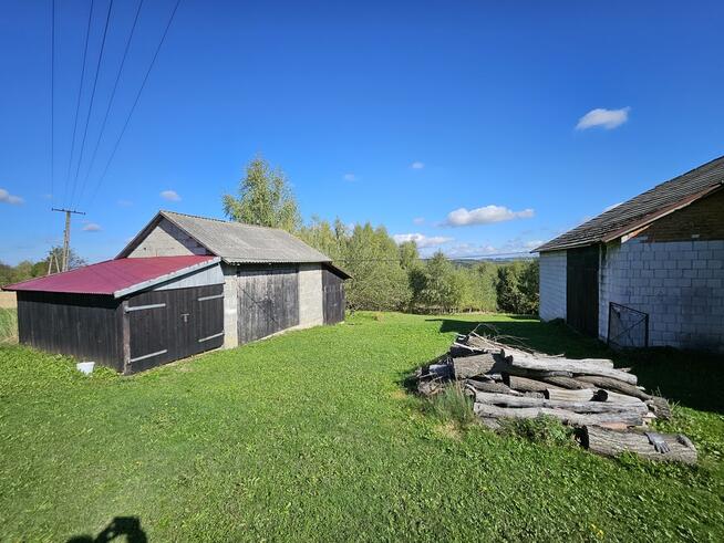 Dom W miejscowości Moszczenica, z działką 10 ar.