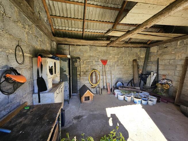 Dom W miejscowości Moszczenica, z działką 10 ar.