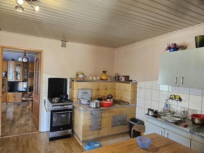 Dom W miejscowości Moszczenica, z działką 10 ar.