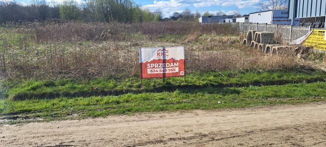 Sprzedam działkę inwestycyjno-mieszkaniową.