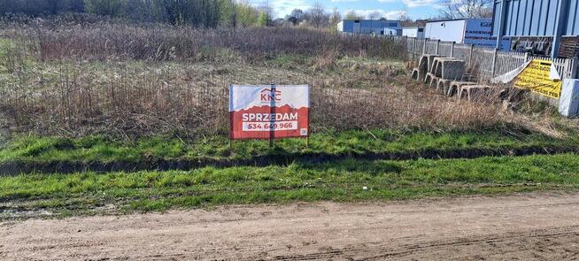 Sprzedam działkę inwestycyjno-mieszkaniową.