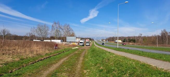 Sprzedam działkę inwestycyjno-mieszkaniową.