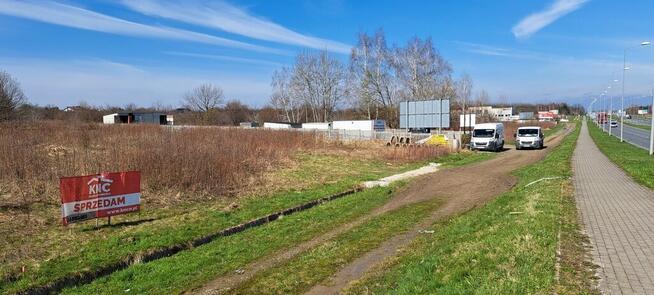 Sprzedam działkę inwestycyjno-mieszkaniową.