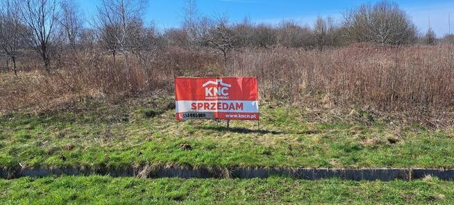 Sprzedam działkę inwestycyjno-mieszkaniową.